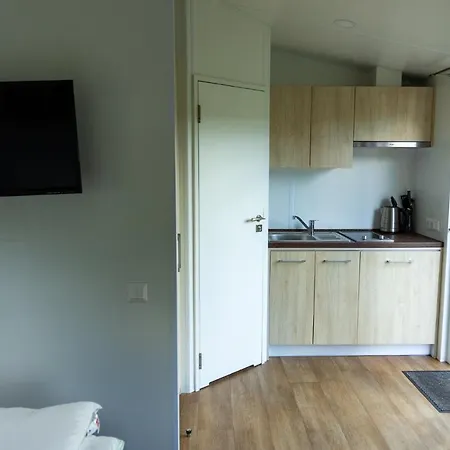 约林露营小屋酒店 3* 约灵